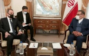 شمخاني يدعو دول المنطقة للحيلولة دون ايجاد بؤر جديدة لزعزعة الامن