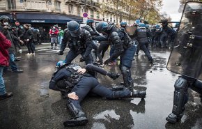 شاهد.. احترام حقوق الانسان في فرنسا!
