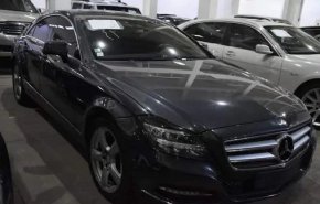 شاهد بالصور ..هذه السيارات الفاخرة معروضة للبيع في سورية بمزاد علني