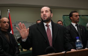 قاضي فلسطيني ينسف عار التطبيع بآية ويحذر من اختراع دين جديد