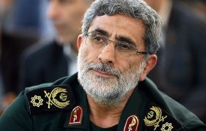 شاهد صورة لقائد فيلق القدس اللواء 'قاآني' في مرقد السيده زينب عليها السلام