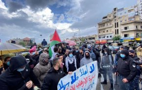 شاهد: مدينة لبنانية تطرد سفيرة الارهاب الامريكي!