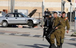 شاهد ما فعله مواطن فلسطيني بجندي اسرائيلي