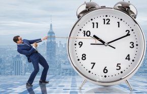 ابتكار ساعة جديدة تعمل بدقة لمدة 14 مليار سنة