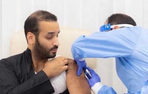ابن سلمان يتلقى لقاح كورونا