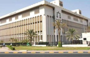 الكويت/سجن مسؤولين وموظفين حكوميين بتهمة الاختلاس