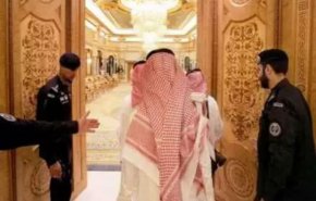 أمير سعودي يقتحم الديوان الملكي عنوة على الملك سلمان وولي عهده