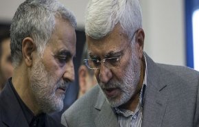 بالفيديو: صلاة الشهيدين سليماني والمهندس في إحدى الجبهات