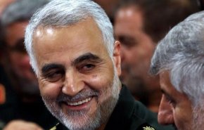 بالفيديو.. عندما بارك الشهيد سليماني لضباط الجيش العراقي انتصار التحرير