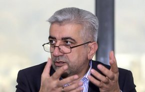 وزير: ايران تشتري لقاح كورونا عبر أرصدتها بالعراق