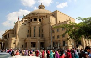 مصر..اغلاق المدارس والجامعات واستكمال الدراسة عن بعد