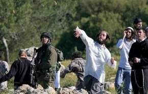فلسطينيون يمنعون مستوطنين من اقتحام أراضيهم ببيت لحم
