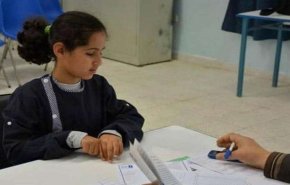 طفلة معجزة كفيفة تصدر عشرات الكتب!
