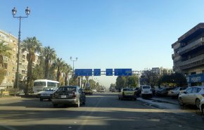 سوريا .. سيارة ترمي شابا على أوتوستراد المزة مع كيس من المال