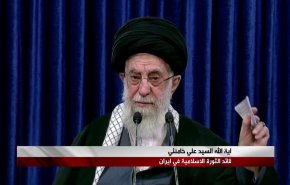 قائد الثورة: استيراد اللقاح المضاد لفيروس كورونا من أمريكا وبريطانيا ممنوع