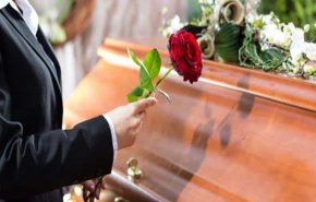 تفاعلات جسم الإنسان عندما يموت قريب له؟
