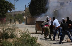 فلسطين..قوات الاحتلال تقمع مسیرة كفر قدوم