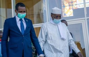 رئيس 'تشاد' يتسلم رسالة من رئيس مجلس السيادة الانتقالي السوداني
