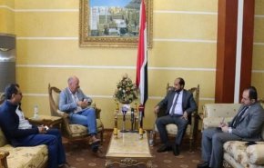 مدير شركة النفط اليمنية يحذر من كارثة إنسانية بسبب احتجاز سفن النفط