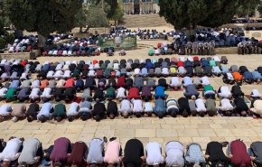 الاحتلال يمنع المصلين وصول الأقصى.. وخطيب الجمعة يدعو للمرابطة فيه