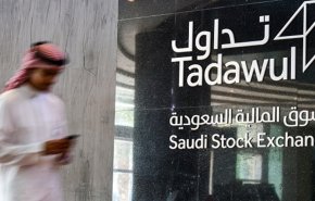 السعودية تقترض 5 مليارات دولار لسد عجز الموازنة العامة