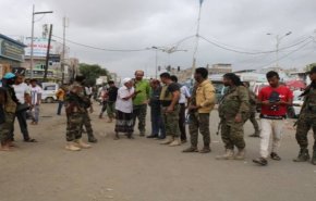 اشتباكات وانفجارات عنيفة في مدينة عدن
