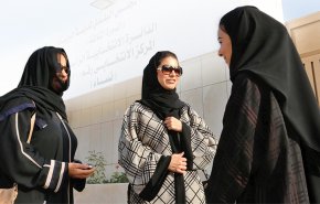 بين الإفساد ودعم المرأة.. النسوية تثير جدلا في السعودية