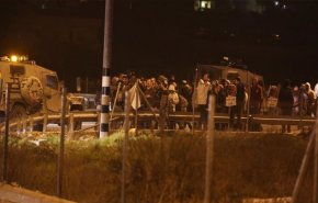 مستوطنون يهاجمون مركبات مواطنين فلسطينيين جنوبي نابلس