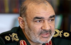  اللواء سلامي:  الحرس الثوري يبذل كل طاقاته لخدمة الشعب
