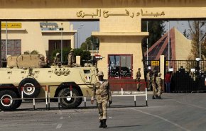 الفصائل الفلسطينية تدعو مصر لتخفيف معاناة مسافري رفح
