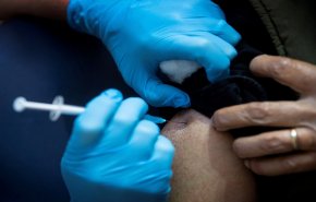 وفاة أمريكية بعد تلقيها لقاح كورونا بولاية فيرجينيا
