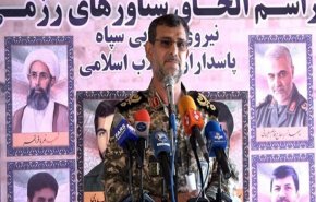 الأدميرال تنكسيري يتحدث عن تفاصيل انضمام زوارق حربية إلى بحرية الحرس الثوري