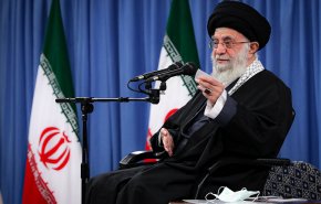 قائد الثورة يحدد الخطوط العريضة حول الاتفاق النووي