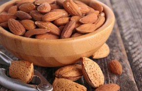 ماذا يحدث للجسم عند تناول اللوز يوميا؟