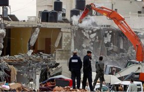 الإحتلال يخطر بهدم 15 منزلًا جنوب نابلس