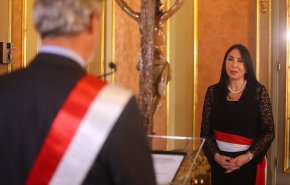 استقالة وزيرة خارجية بيرو وسط ضجة بشأن تلقيح مسئولين سرا
