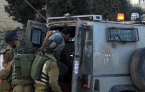 قوات الاحتلال تشن حملات مداهمة واقتحام بالضفة والقدس