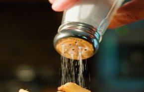 8 طرق سحرية لمعالجة الغذاء المالح بشكل زائد