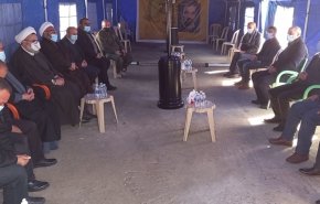 وفد من حزب الله يقدم التعازي بوفاة أحد مسؤوليه في البقاع الغربي