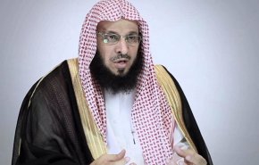 عايض القرني يثير سخرية المغردين بتهديده بايدن بانتحاريين