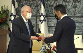 سفير الإمارات يغازل رئيس الاحتلال لدى تقديم أوراق إعتماده!