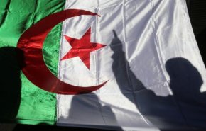 الجزائر..دعوات للتهدئة والحوار بعد احتجاجات ضد حكم قضائي على ناشط 
