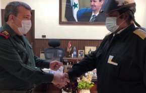 بطولة شرطيي مرور سوريين امام محل مجوهرات