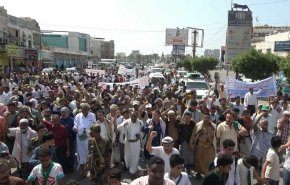 مسيرة بالحديدة للتنديد باحتجاز دول العدوان لسفن المشتقات النفطية