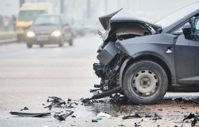 قصة مأساوية.. ام تلقي بنفسها امام سيارة لأنقاذ توأمها
