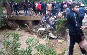 الجزائر..مصرع 6 أشخاص بسبب الفيضانات والبحث جار عن مفقودين
