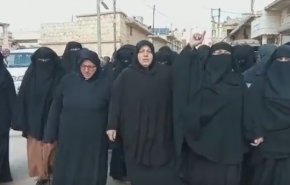 شاهد..نساء ريفي حلب وإدلب يخرجون ضد الجولاني و