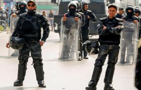 اغلاق شارع في تونس العاصمة بعد فض اعتصام فيه