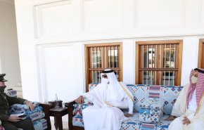 أمير قطر يلتقي قائد القيادة المركزية الأمريكية 