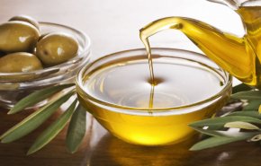 دهن جسمك بزيت الزيتون بعد الاستحمام